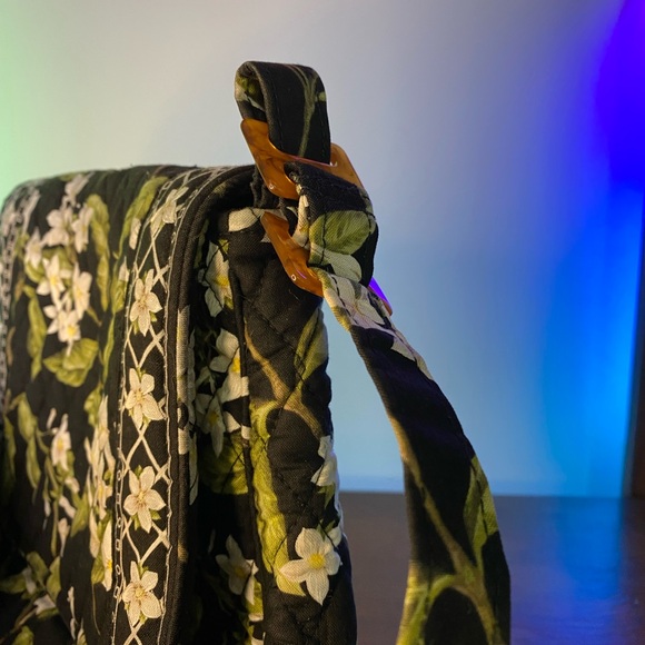 Vera Bradley Jasmine Saddle Crossbody Purse Retired Pattern Handbag Black White - Picture 2 of 10